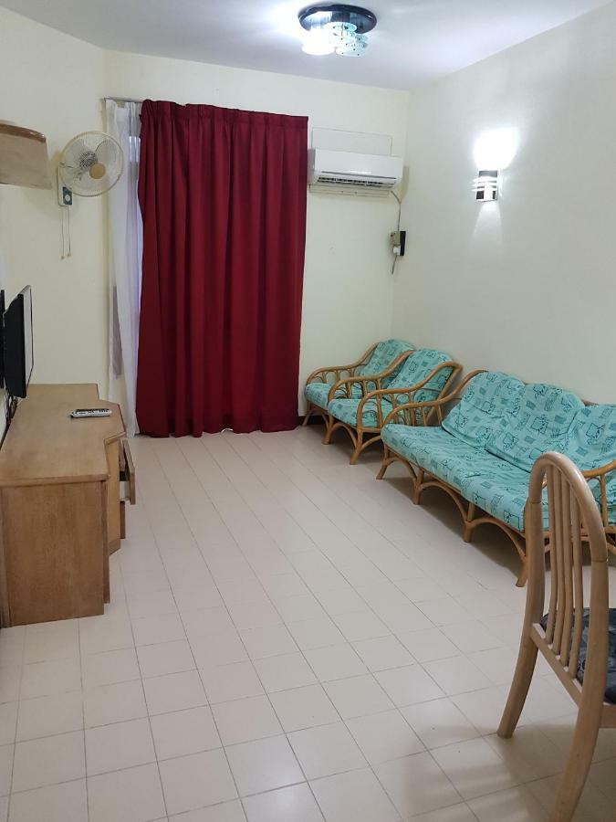 Home stay Bayu Emas Appartment, Batu Feringgi Bagian luar foto