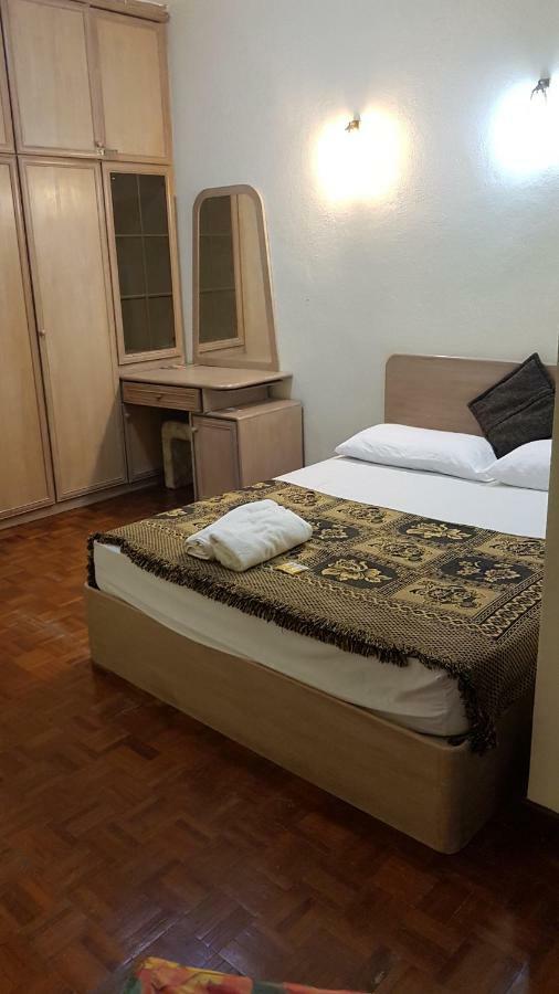 Home stay Bayu Emas Appartment, Batu Feringgi Bagian luar foto