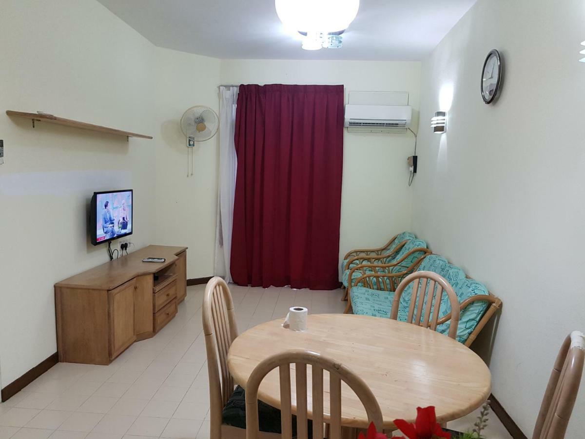 Home stay Bayu Emas Appartment, Batu Feringgi Bagian luar foto