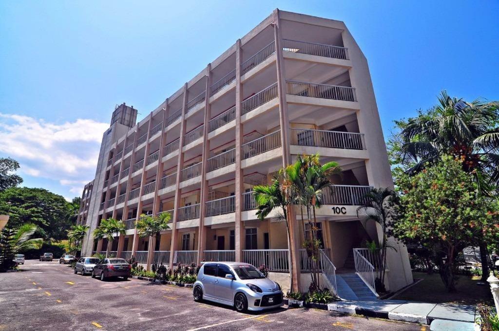 Home stay Bayu Emas Appartment, Batu Feringgi Bagian luar foto